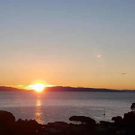 Gualdo Piscina Vista Mare Villa *